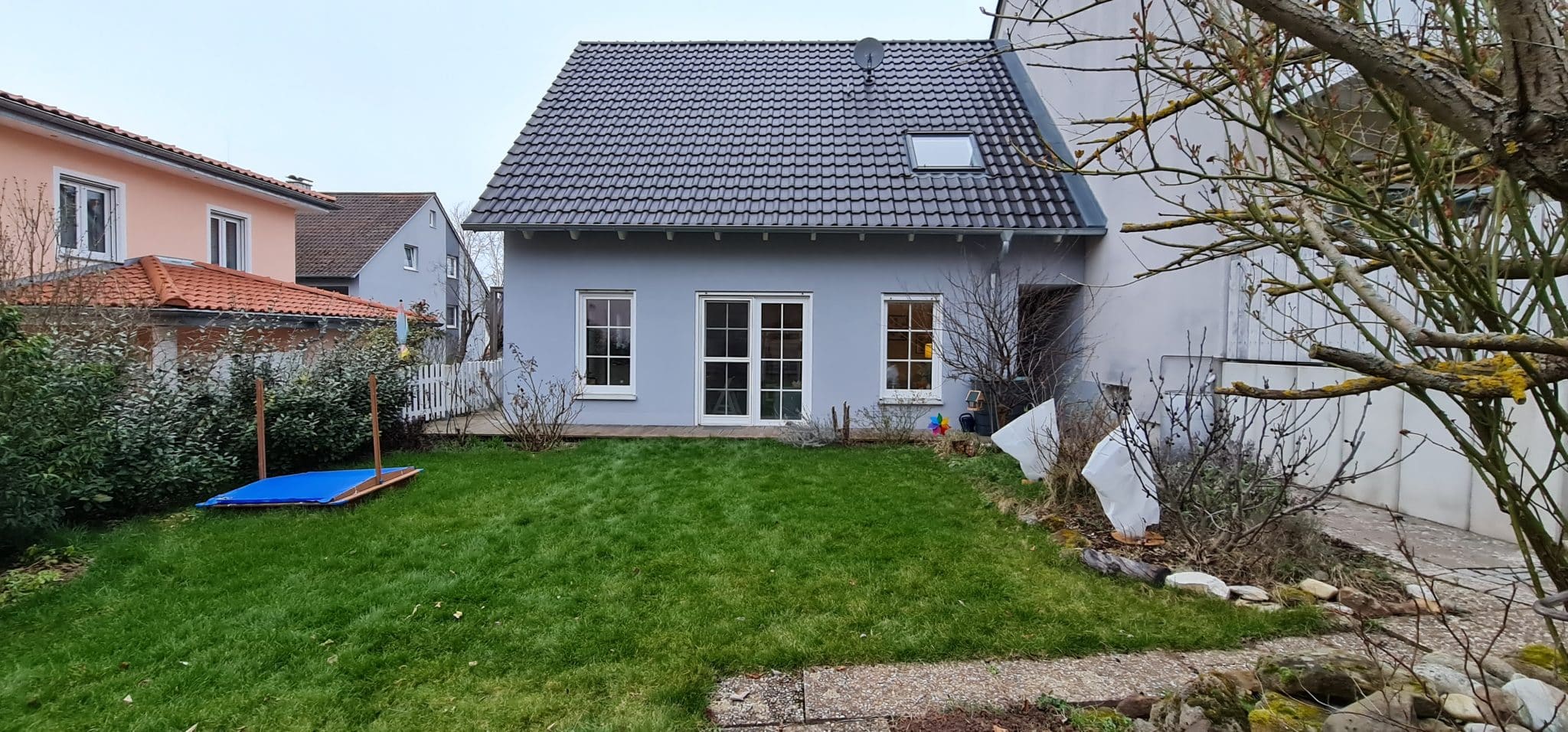 Einfamilienhaus in Veitsbronn mit großem Garten, EBK & Garage zur Miete